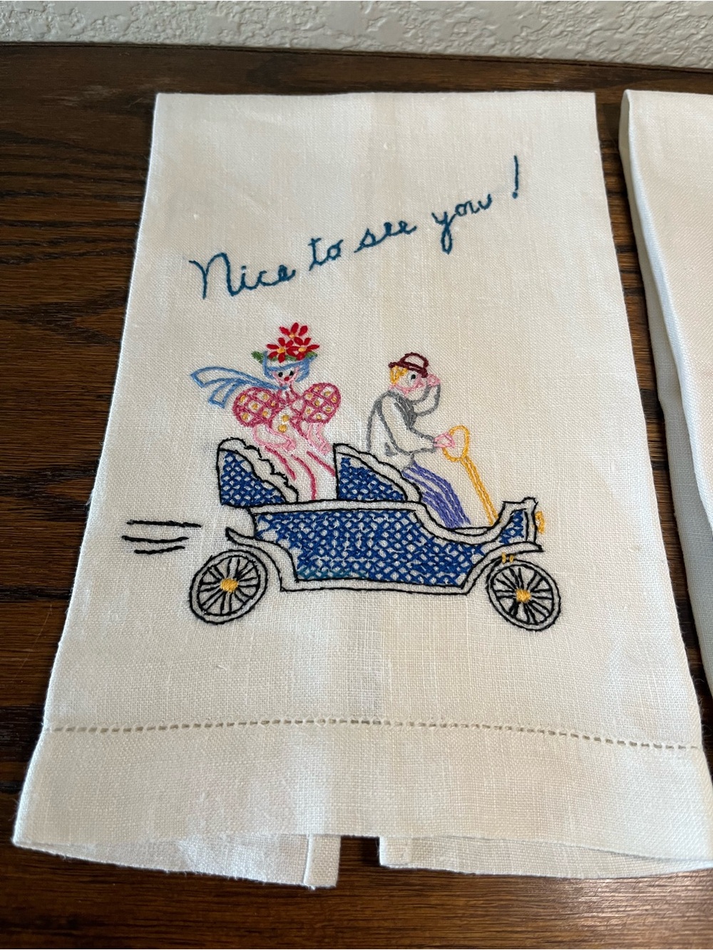 Vintage Embroidered Guest Towels Set of 2 “Nice to See You” “Glad You’re Here”